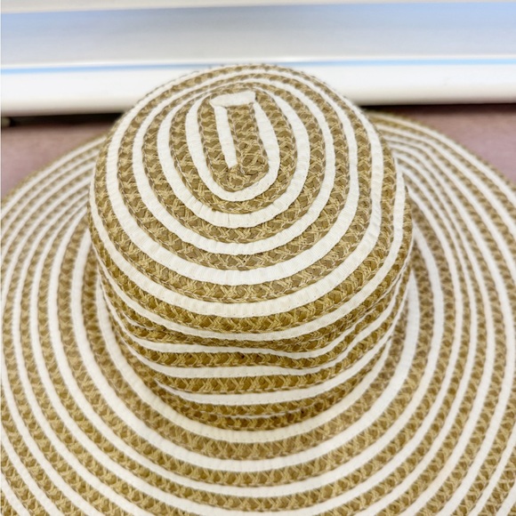Eric Javits Beige and White Striped Hat - Picture 4 of 7